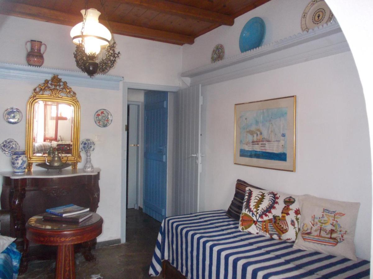 Nyfes Traditional Boutique Faltaina Skyros Exterior photo